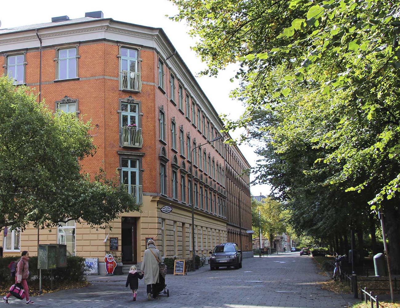 En rödbrun sekelskifteshus