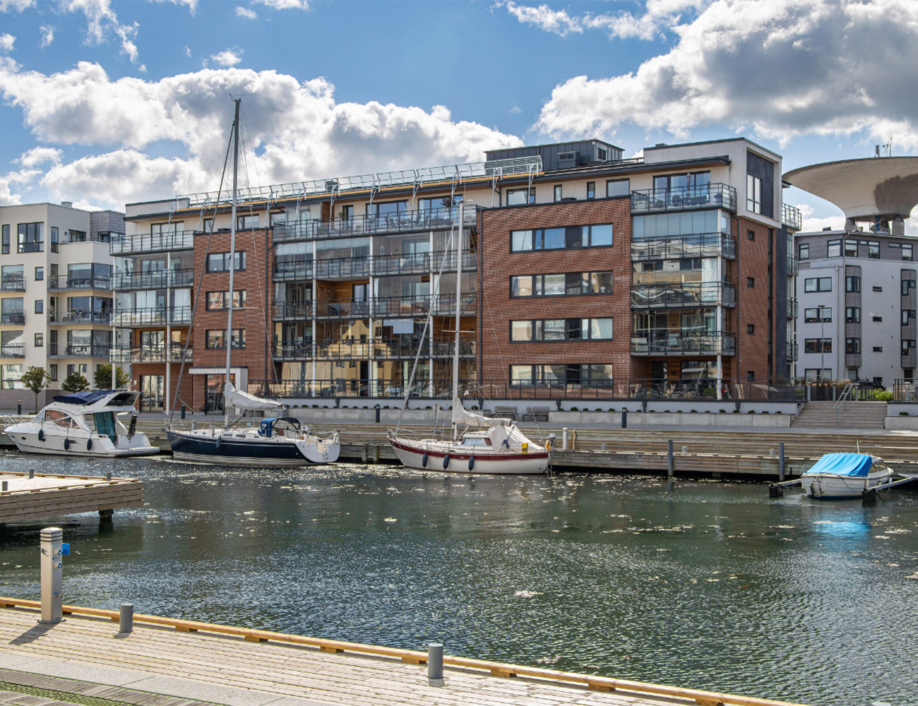 En modern nybyggd bostadsfastighet i Landskrona där man kan hyra lägenheter av Heimstaden.