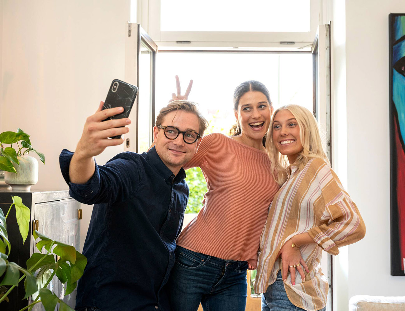 Tre studenter i en studentbostad i Norrköping som de hyr av Heimstaden.