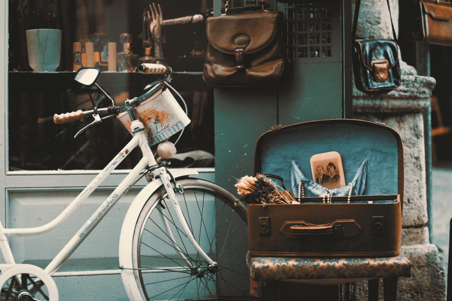 Upcycling, Recycling, Reparieren: Second Hand Läden sind gute Besipiele für einen nachhaltigen Umgang mit Gebrauchtem