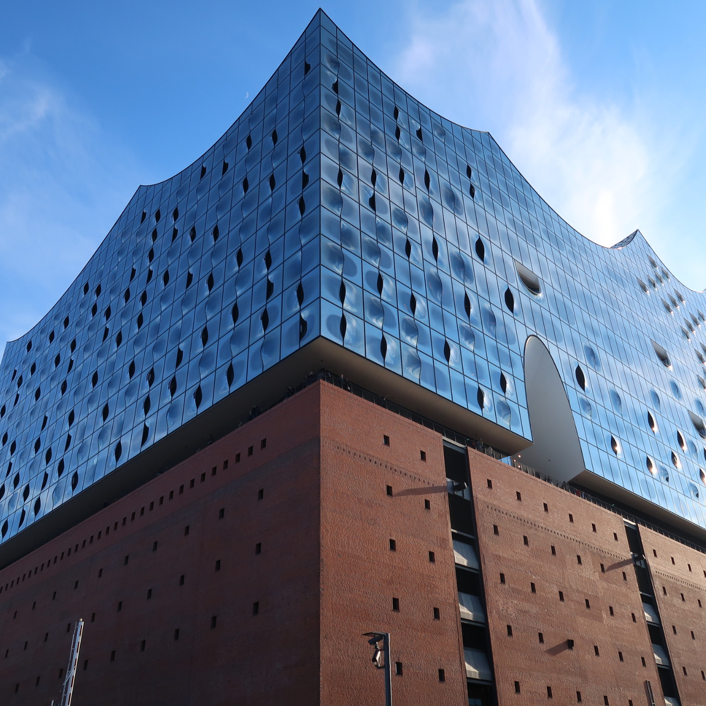Wohnen in Hamburg - Blick auf die Elbphilharmonie